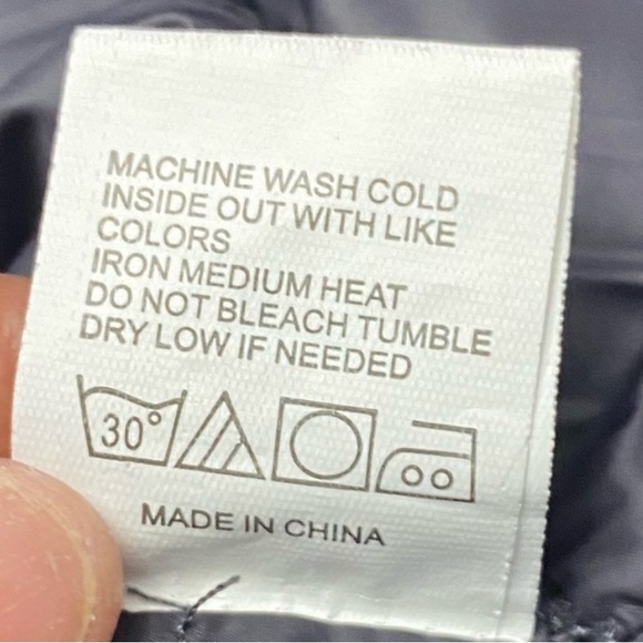 INSO Collection Black Quilted Puffer Vest, Extremely Soft, Youth Size XL - Picture 7 of 10